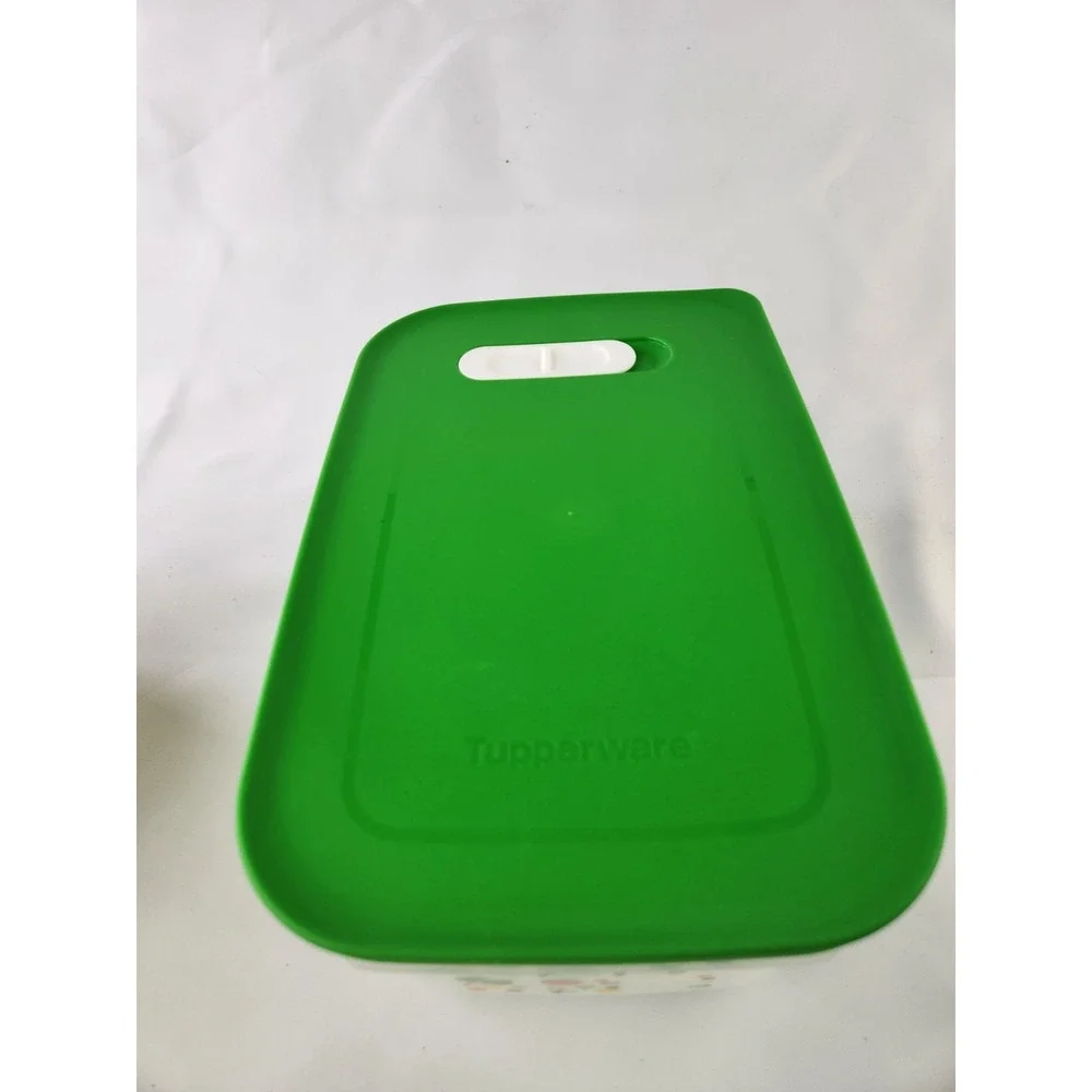 Tupperware FridgeSmart Medium Small Deep 1 gal./4.4L-Fruit Vegetable Keeper 1.8